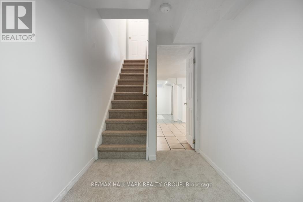 97 Forestglade Crescent, Ottawa, Ontario  K1G 6A6 - Photo 23 - X12382600