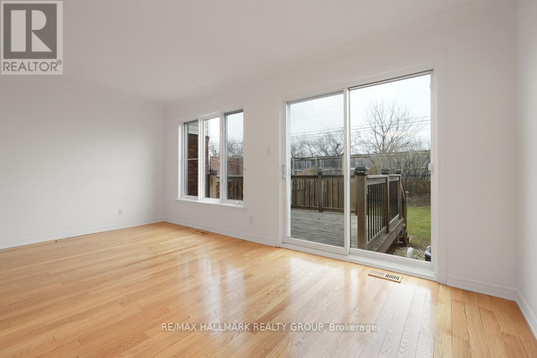 97 Forestglade Crescent, Ottawa, Ontario  K1G 6A6 - Photo 7 - X12382600