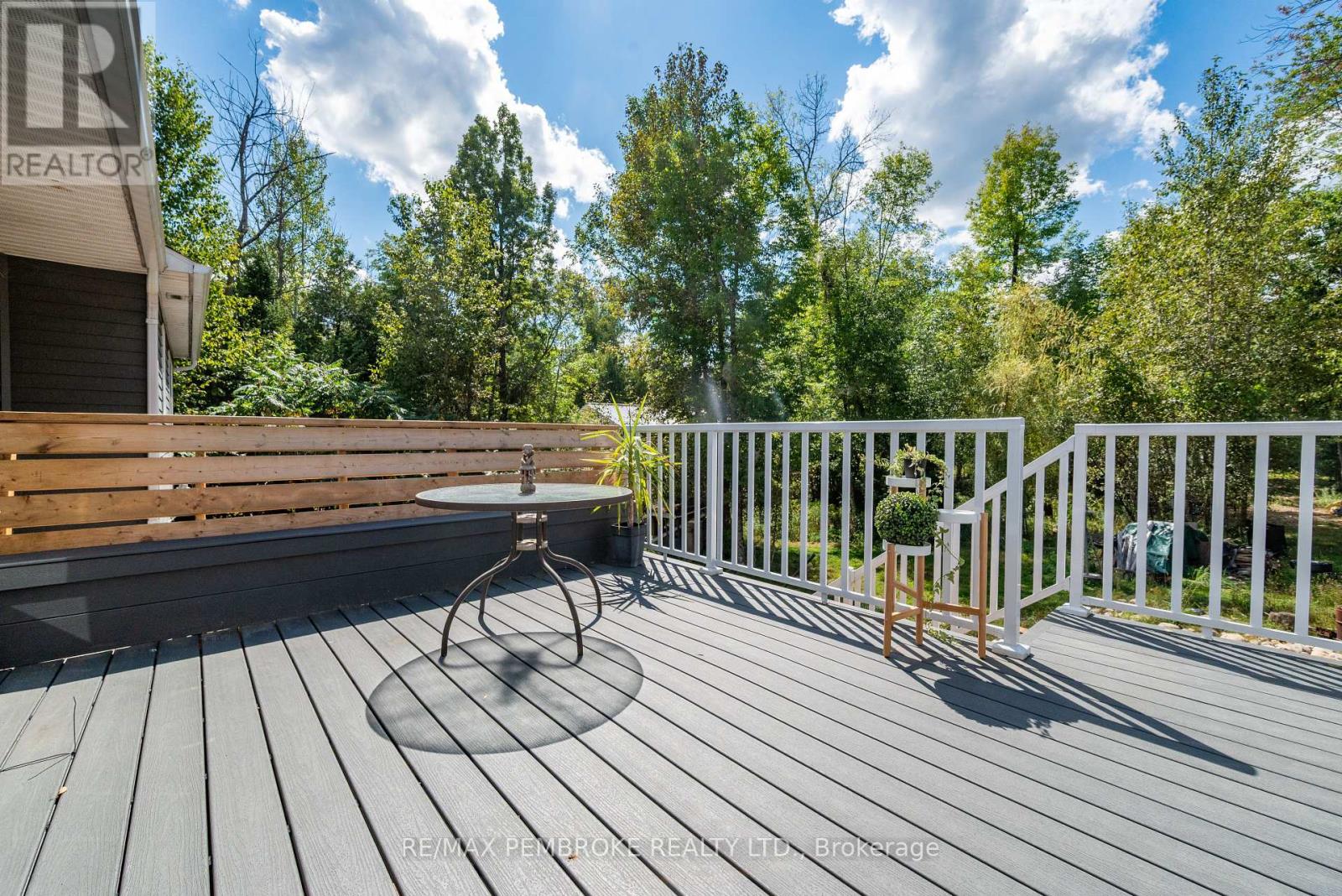 625 Forest Park Road, Laurentian Valley, Ontario  K8A 6W2 - Photo 33 - X12382584