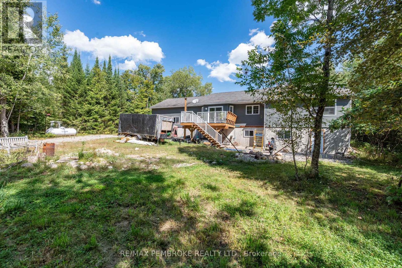 625 Forest Park Road, Laurentian Valley, Ontario  K8A 6W2 - Photo 35 - X12382584