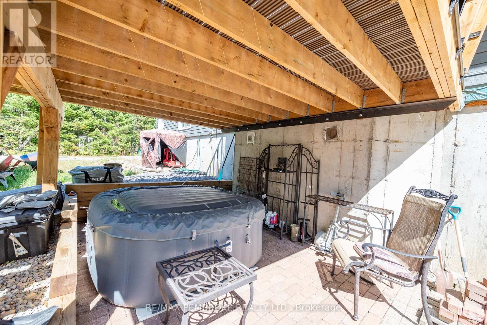 625 Forest Park Road, Laurentian Valley, Ontario  K8A 6W2 - Photo 39 - X12382584
