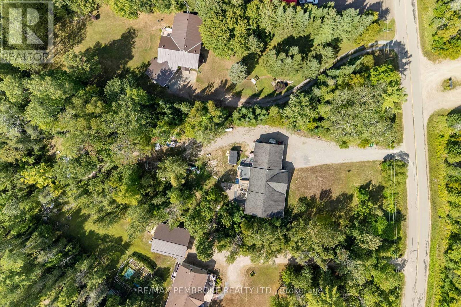 625 Forest Park Road, Laurentian Valley, Ontario  K8A 6W2 - Photo 42 - X12382584