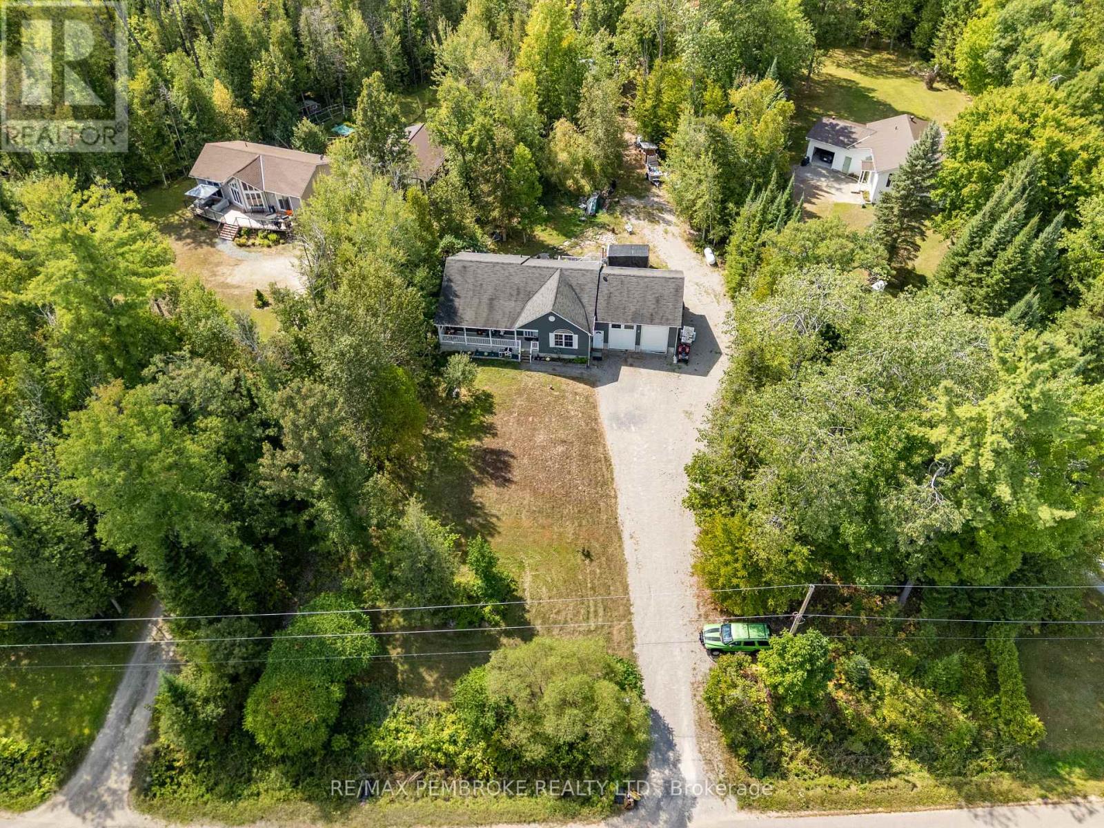 625 Forest Park Road, Laurentian Valley, Ontario  K8A 6W2 - Photo 43 - X12382584