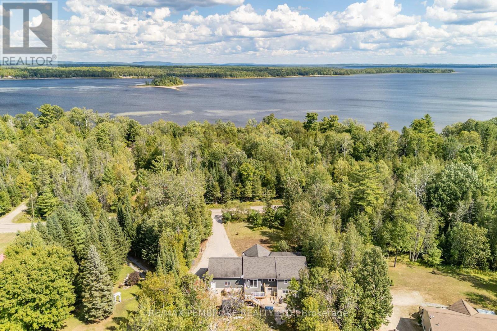 625 Forest Park Road, Laurentian Valley, Ontario  K8A 6W2 - Photo 44 - X12382584