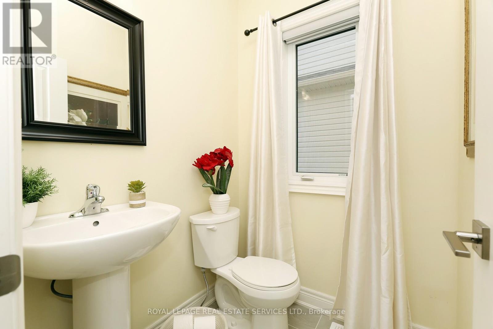 869 Burwell Street, Fort Erie, Ontario  L2A 1N1 - Photo 14 - X12382565