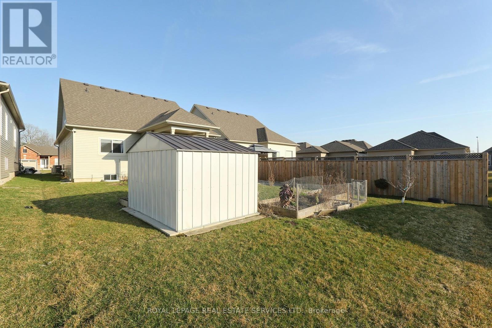 869 Burwell Street, Fort Erie, Ontario  L2A 1N1 - Photo 29 - X12382565