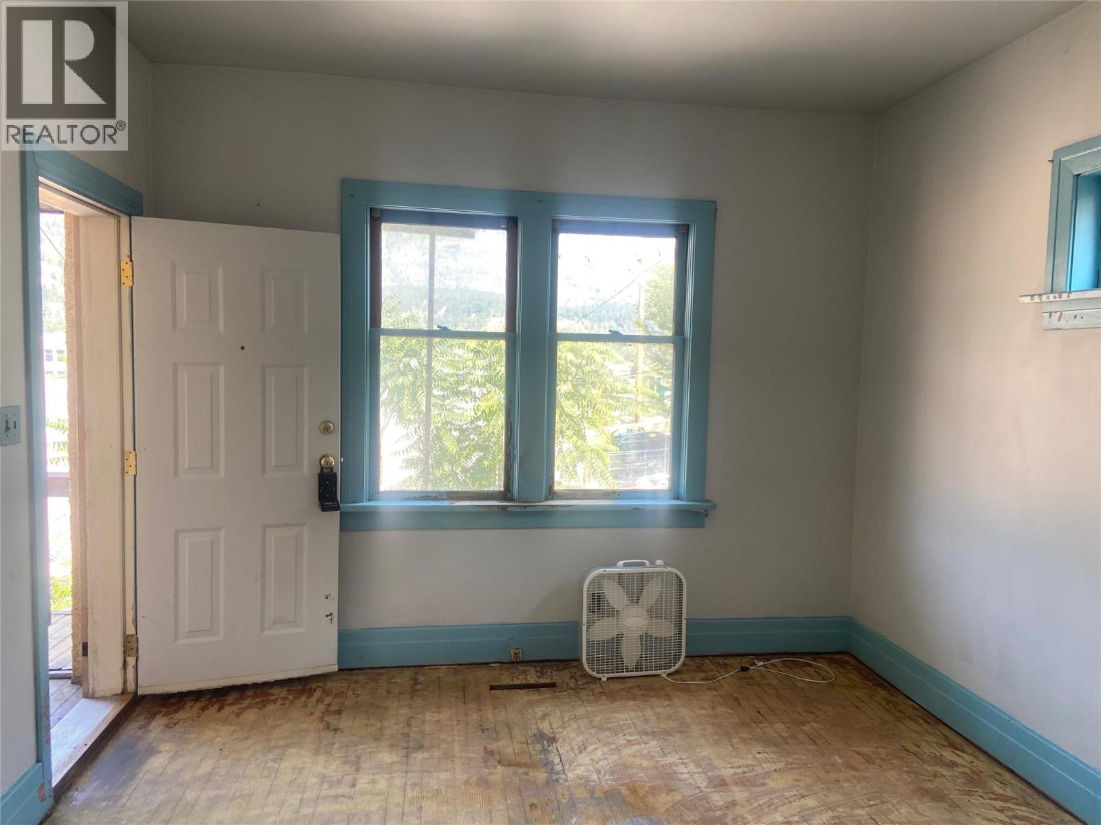 Property at 1410 Ravine Street image 2