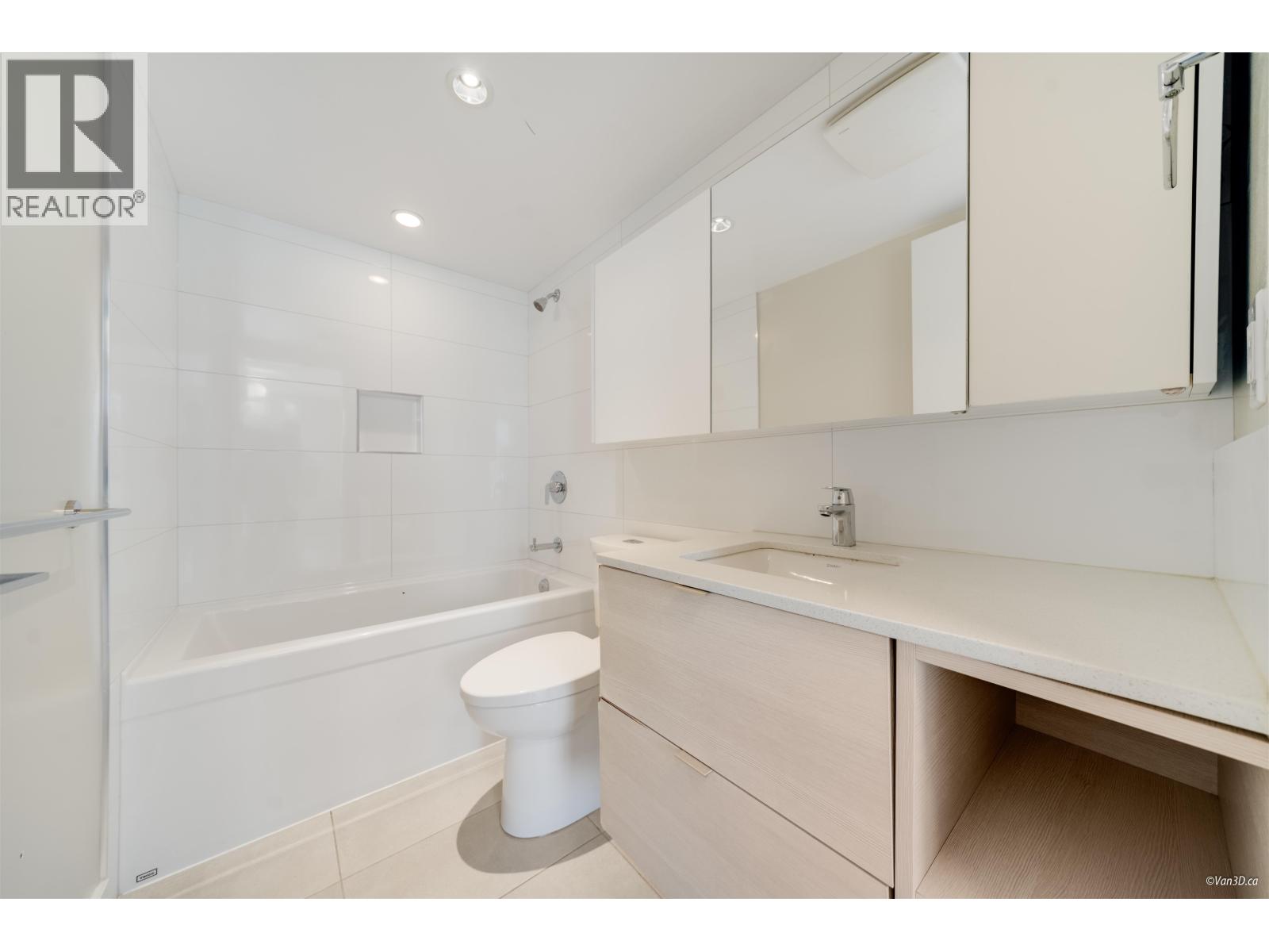 2202 602 Como Lake Avenue, Coquitlam, British Columbia  V3J 0G2 - Photo 15 - R3042291