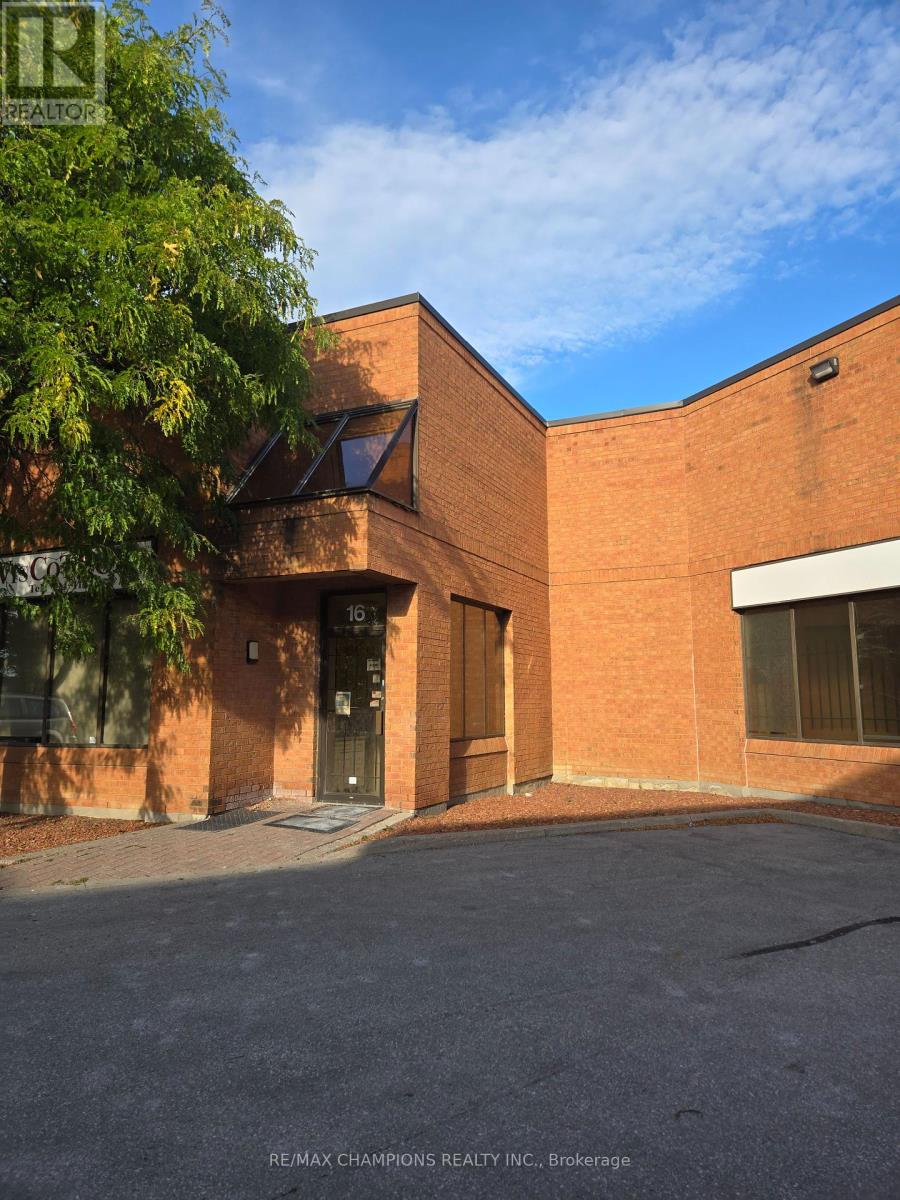 16 - 3 Brewster Road, Brampton (Bram East), Ontario  L6T 5G9 - Photo 2 - W12382569