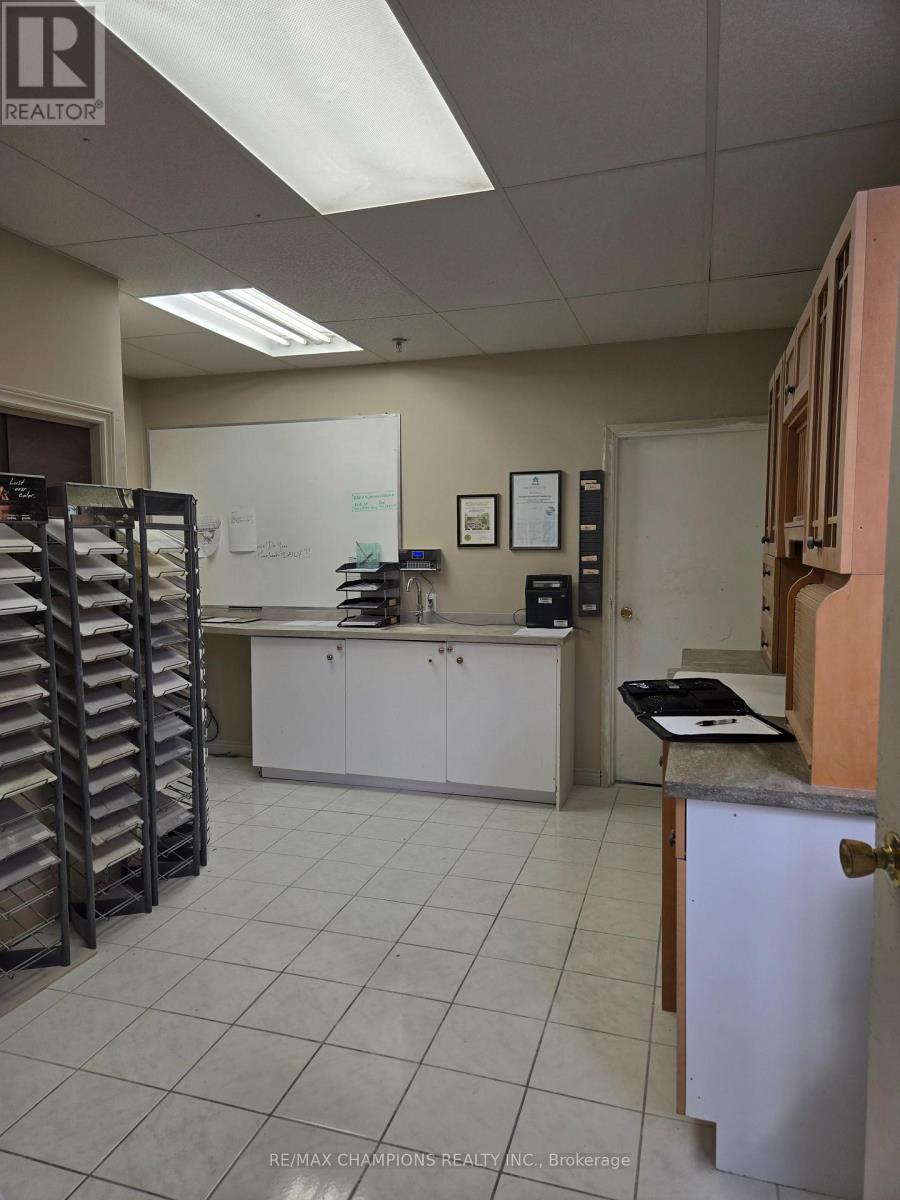 16 - 3 Brewster Road, Brampton (Bram East), Ontario  L6T 5G9 - Photo 7 - W12382569