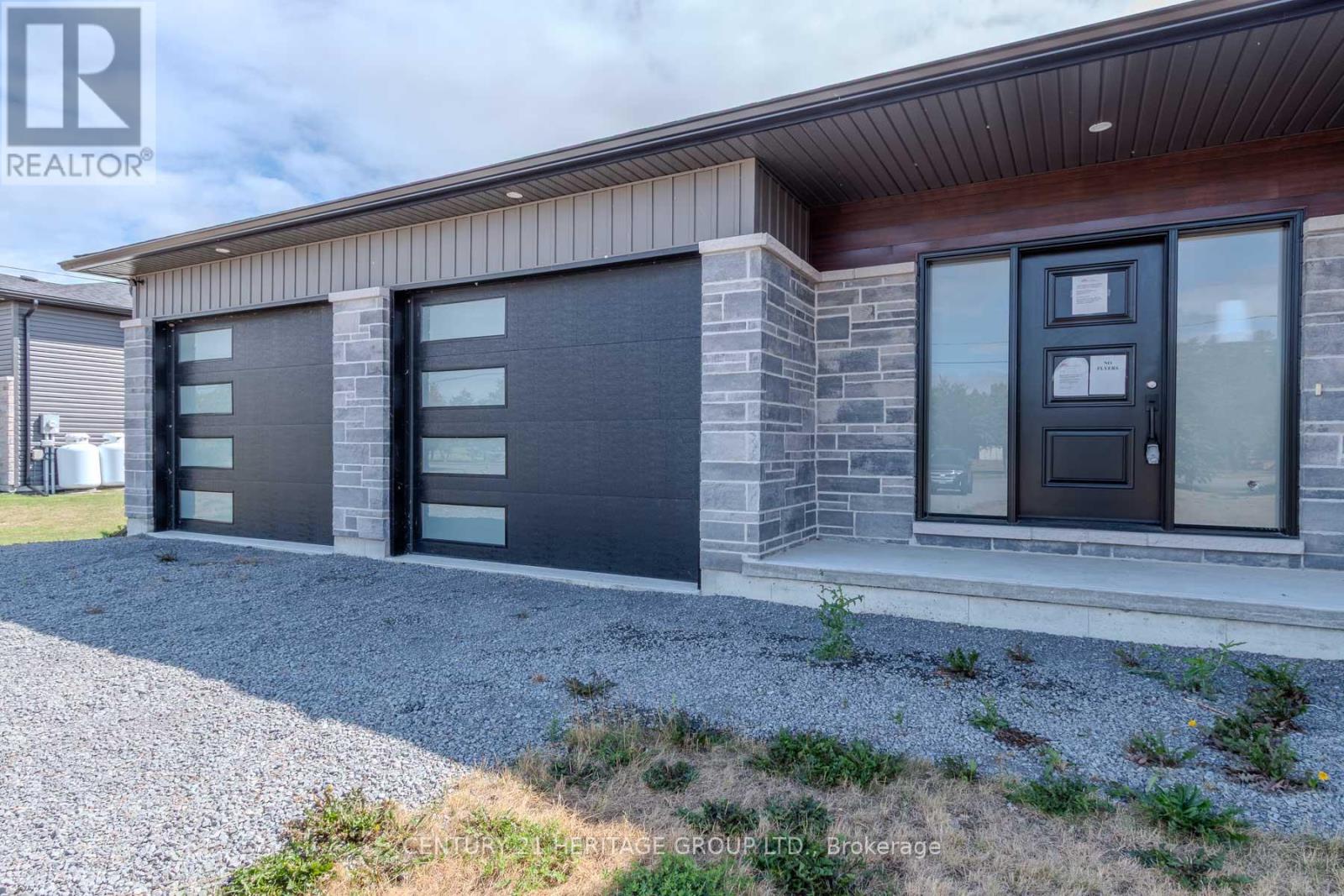 41 County 29 Road, Prince Edward County (Hillier Ward), Ontario  K0K 1T0 - Photo 4 - X12382485