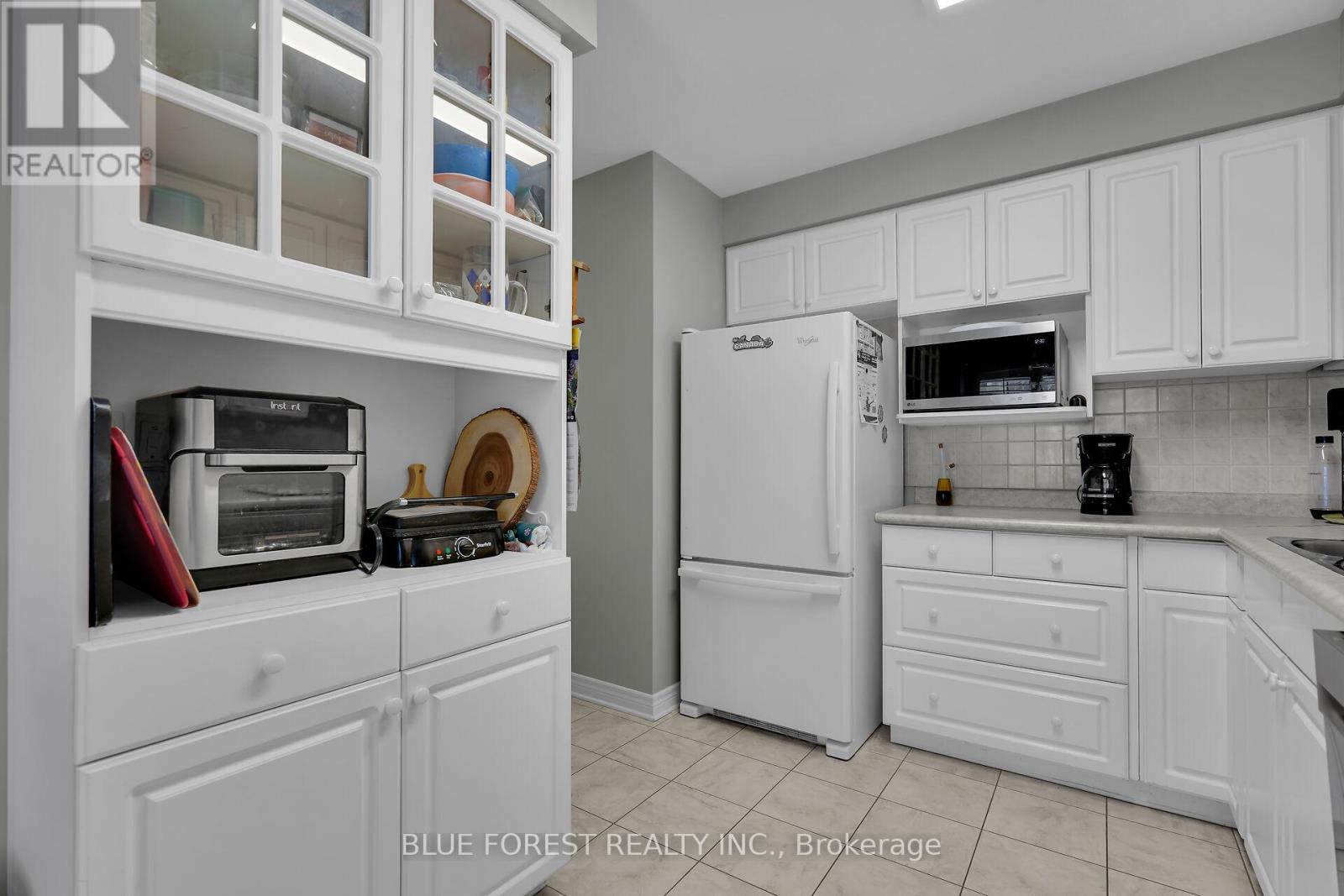 3 - 410 Ambleside Drive, London North, Ontario  N6G 4Y3 - Photo 3 - X12382639
