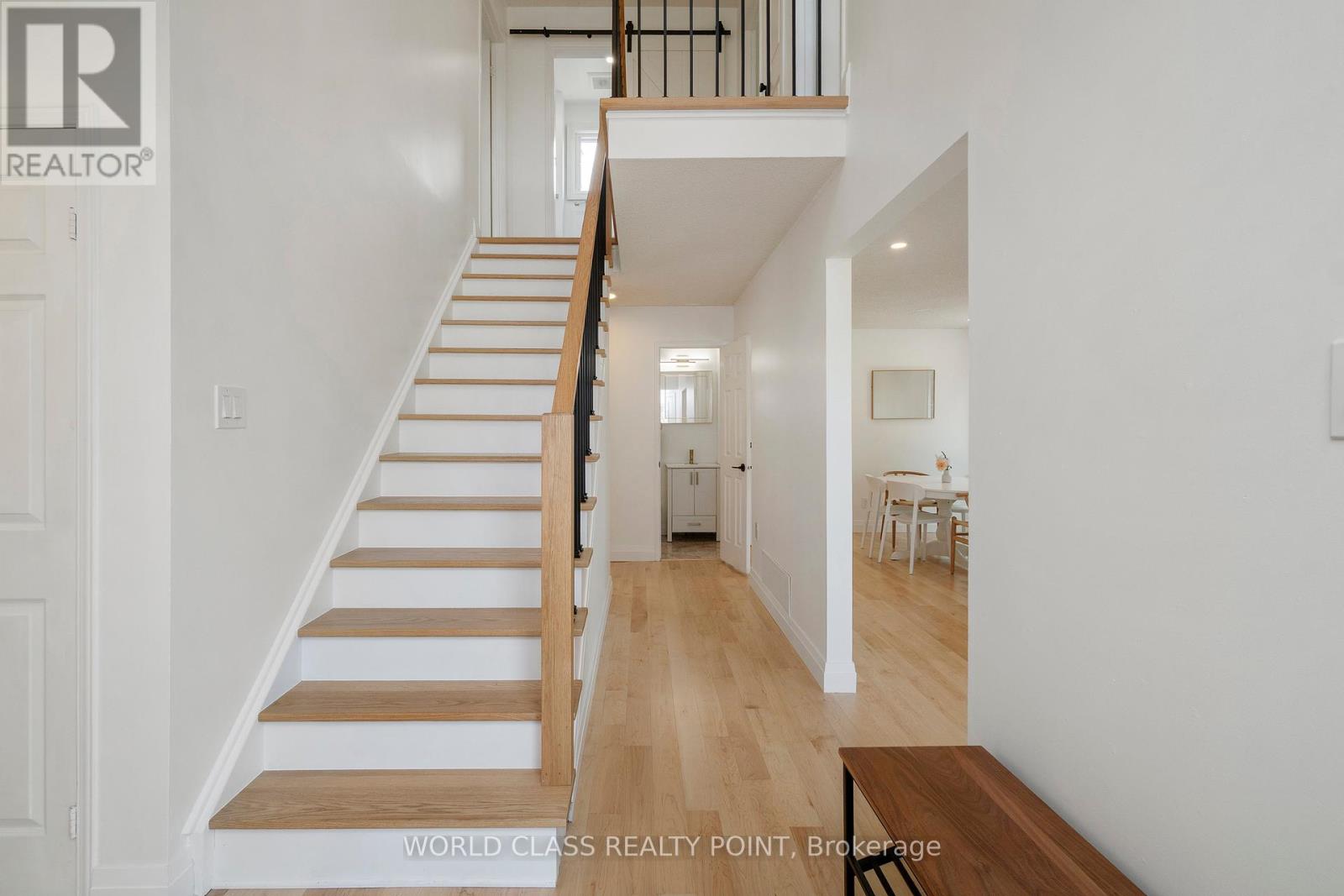 6548 Eastridge Road, Mississauga, Ontario  L5N 4L2 - Photo 4 - W12382580