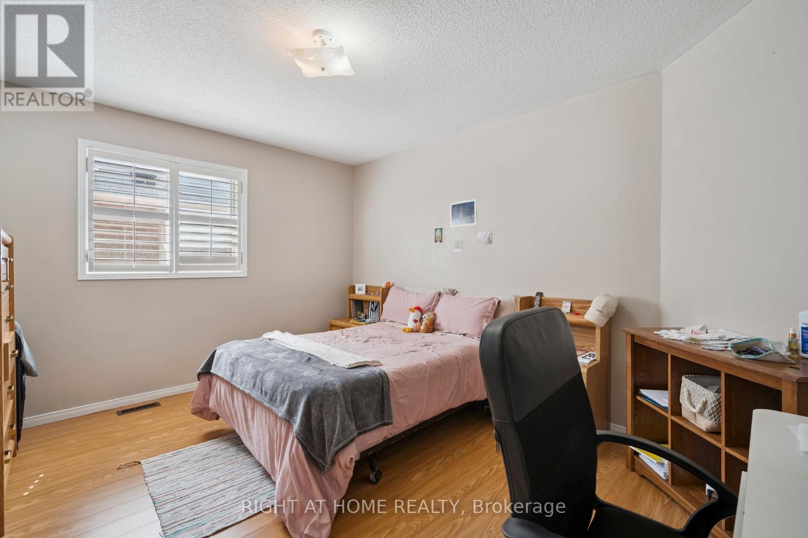 806 White Clover Way, Mississauga, Ontario  L5V 3C5 - Photo 22 - W12382594
