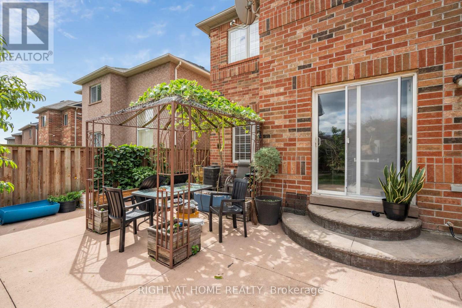 806 White Clover Way, Mississauga, Ontario  L5V 3C5 - Photo 29 - W12382594