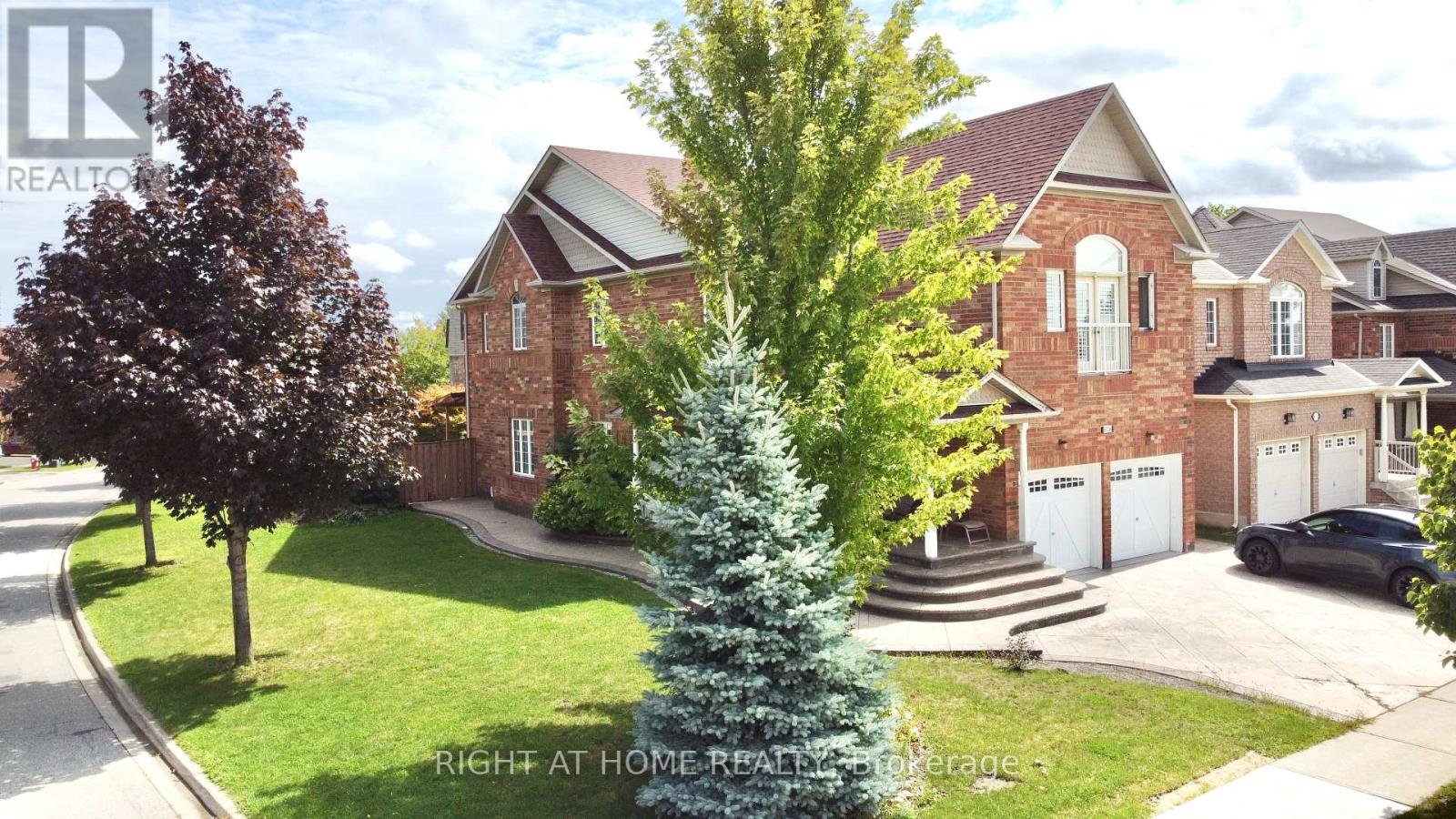 806 White Clover Way, Mississauga, Ontario  L5V 3C5 - Photo 30 - W12382594