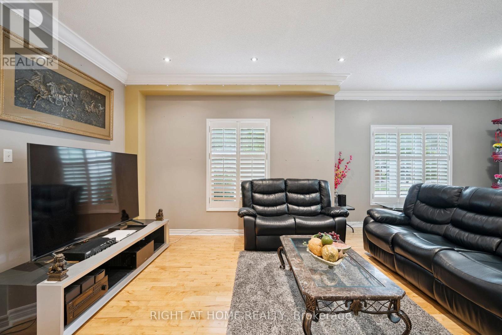 Property at 806 WHITE CLOVER WAY image 5