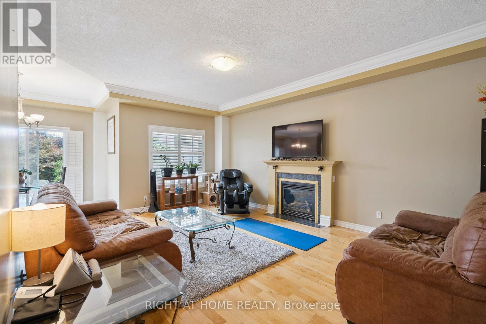 806 White Clover Way, Mississauga, Ontario  L5V 3C5 - Photo 8 - W12382594