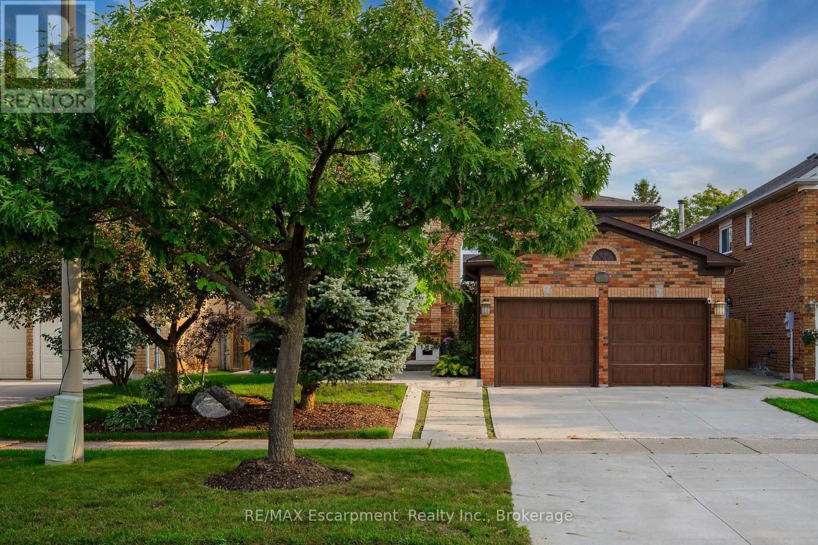 Property at 1658 HERITAGE WAY image 2