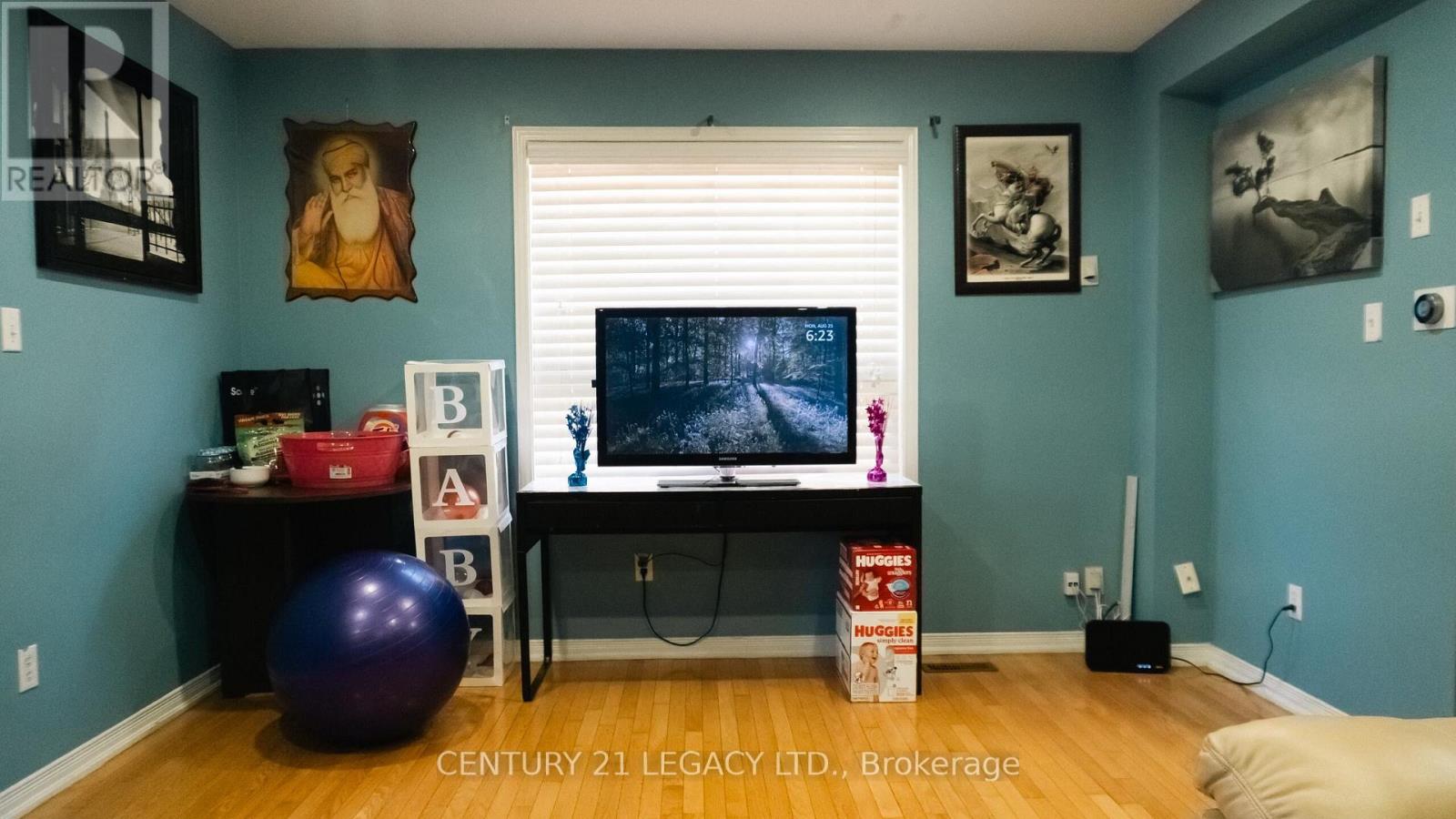 25 Revelstoke Place, Brampton, Ontario  L6R 3G3 - Photo 11 - W12382611