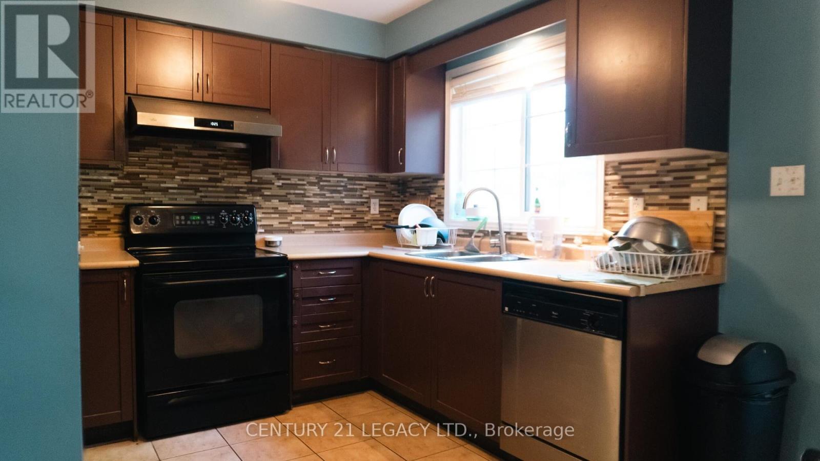 25 Revelstoke Place, Brampton, Ontario  L6R 3G3 - Photo 12 - W12382611