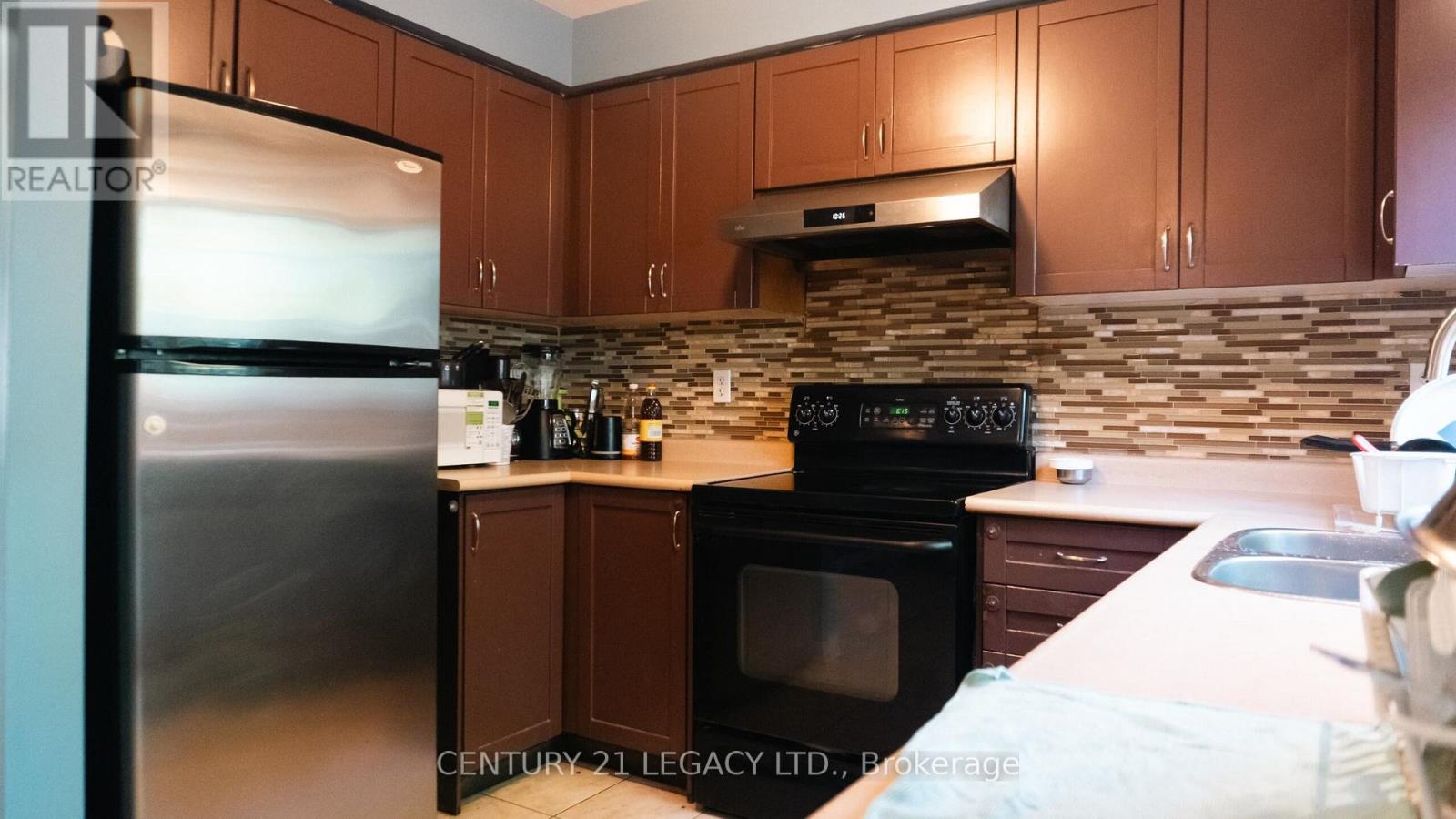 25 Revelstoke Place, Brampton, Ontario  L6R 3G3 - Photo 13 - W12382611
