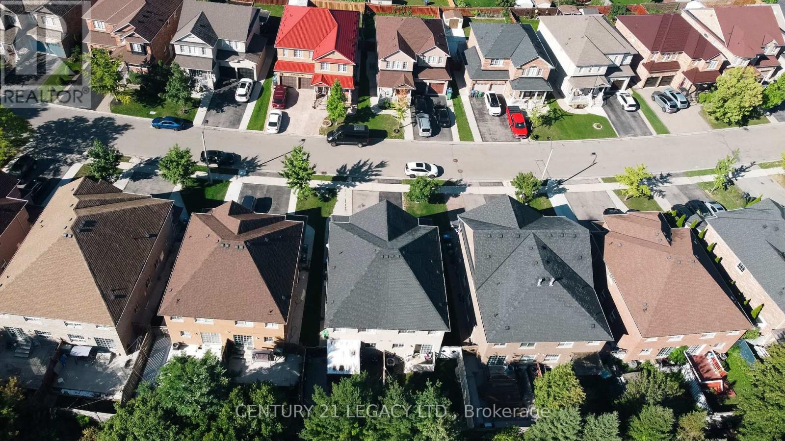 25 Revelstoke Place, Brampton, Ontario  L6R 3G3 - Photo 5 - W12382611