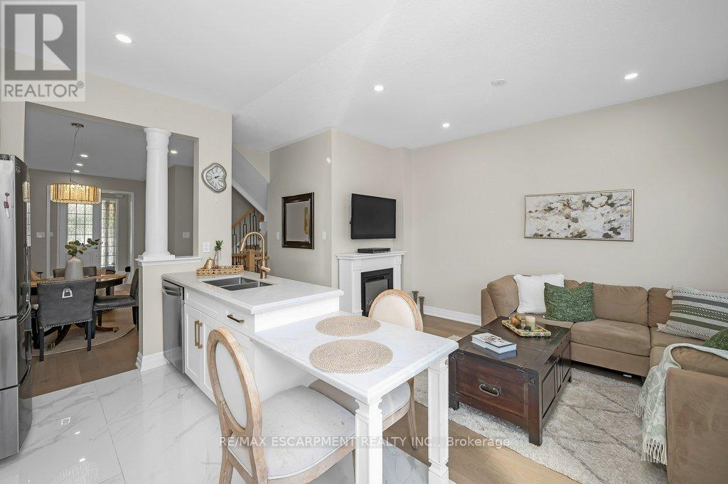 2152 Fiddlers Way, Oakville, Ontario  L6M 0M5 - Photo 11 - W12382612
