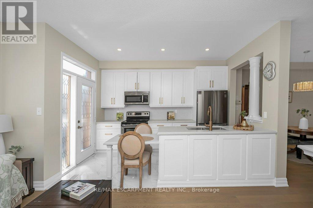 2152 Fiddlers Way, Oakville, Ontario  L6M 0M5 - Photo 12 - W12382612