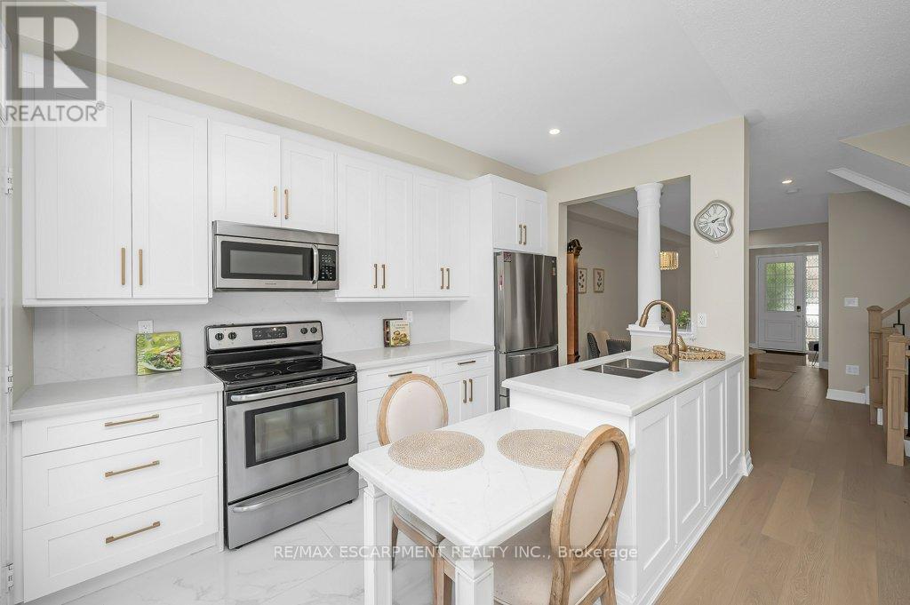 2152 Fiddlers Way, Oakville, Ontario  L6M 0M5 - Photo 13 - W12382612