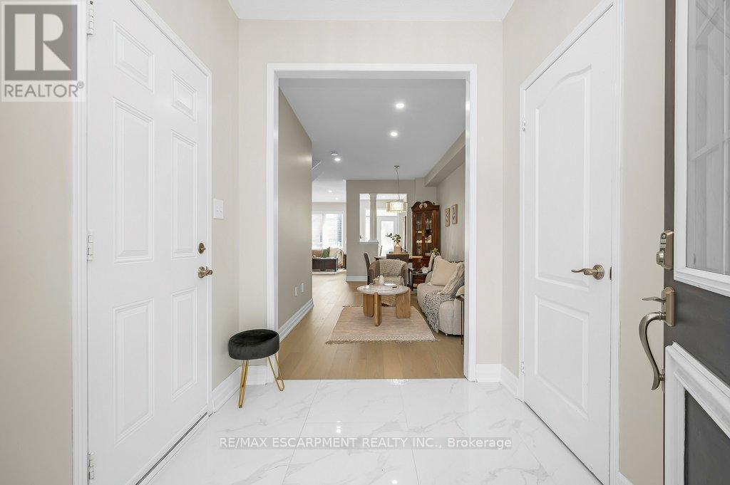 2152 Fiddlers Way, Oakville, Ontario  L6M 0M5 - Photo 4 - W12382612