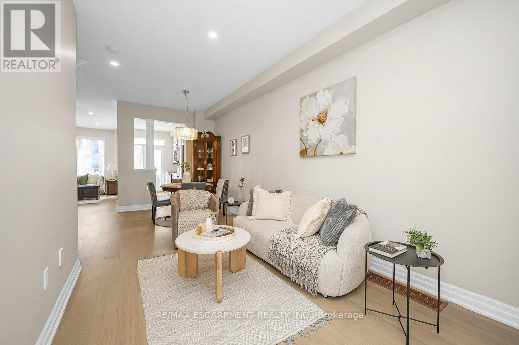 2152 Fiddlers Way, Oakville, Ontario  L6M 0M5 - Photo 6 - W12382612