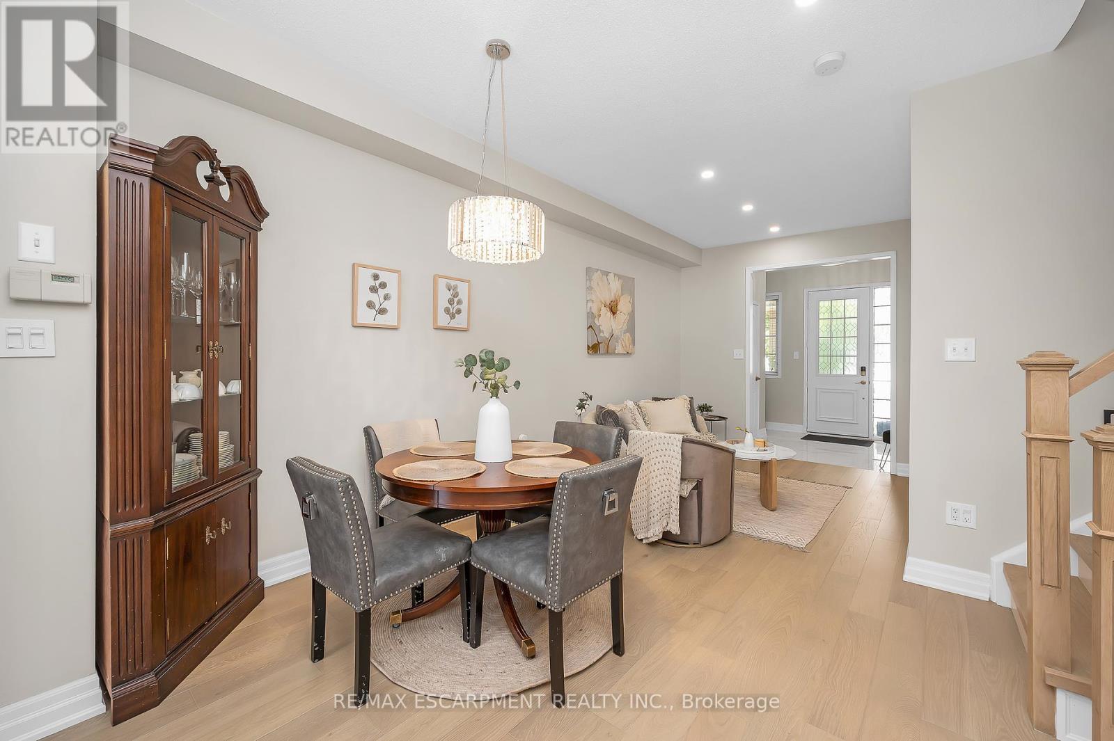 2152 Fiddlers Way, Oakville, Ontario  L6M 0M5 - Photo 7 - W12382612