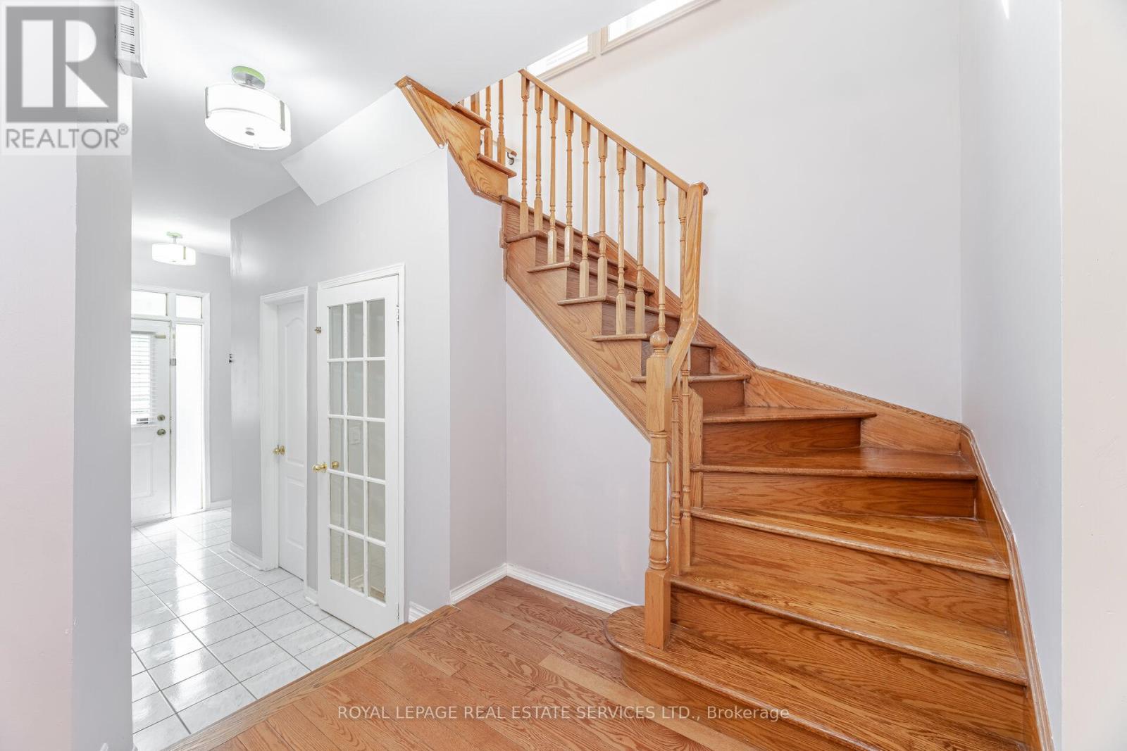 30 - 833 Scollard Court, Mississauga, Ontario  L5V 2B4 - Photo 14 - W12382622