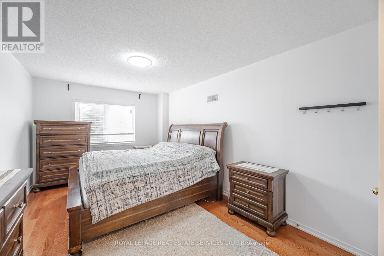 30 - 833 Scollard Court, Mississauga, Ontario  L5V 2B4 - Photo 18 - W12382622