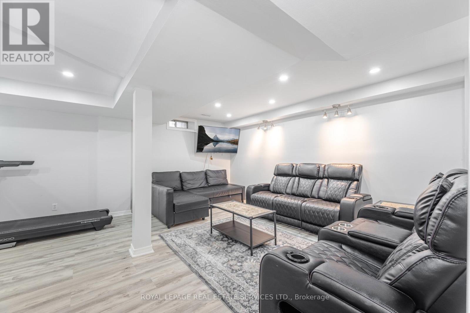 30 - 833 Scollard Court, Mississauga, Ontario  L5V 2B4 - Photo 30 - W12382622