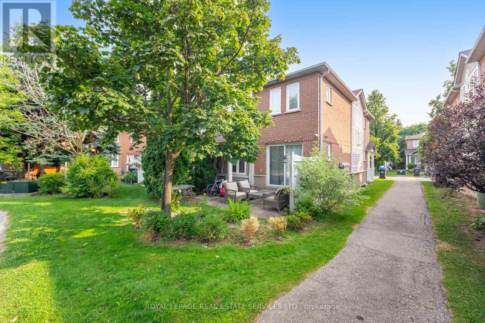 30 - 833 Scollard Court, Mississauga, Ontario  L5V 2B4 - Photo 37 - W12382622