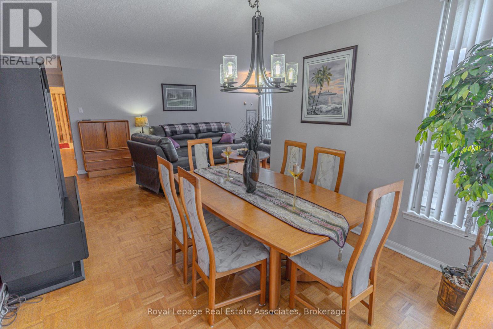 1112 - 12 Laurelcrest Street, Brampton, Ontario  L6S 5Y4 - Photo 5 - W12382630