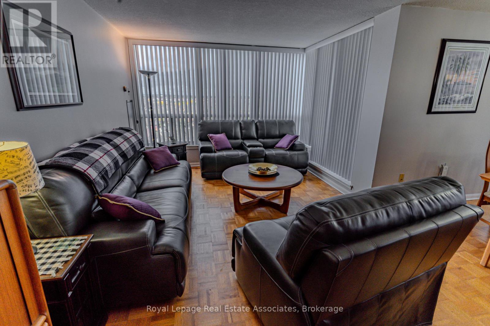 1112 - 12 Laurelcrest Street, Brampton, Ontario  L6S 5Y4 - Photo 6 - W12382630