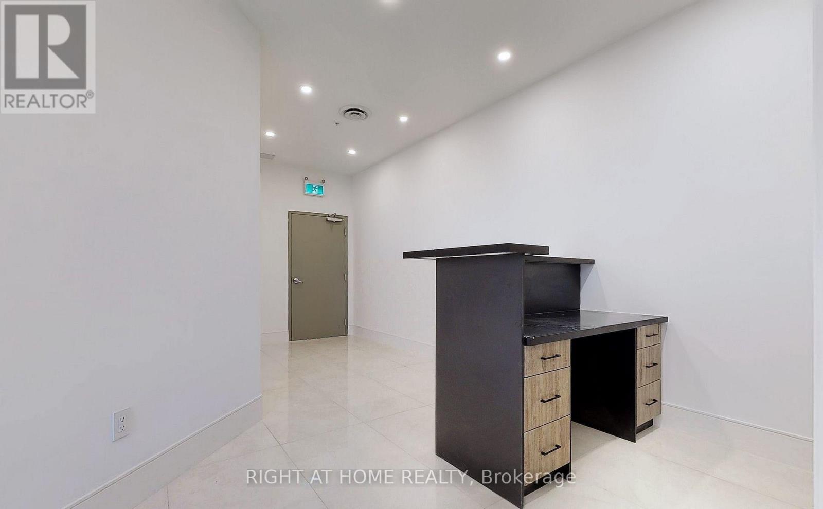 217 - 3465 Platinum Drive, Mississauga, Ontario  L5M 2S1 - Photo 3 - W12382636