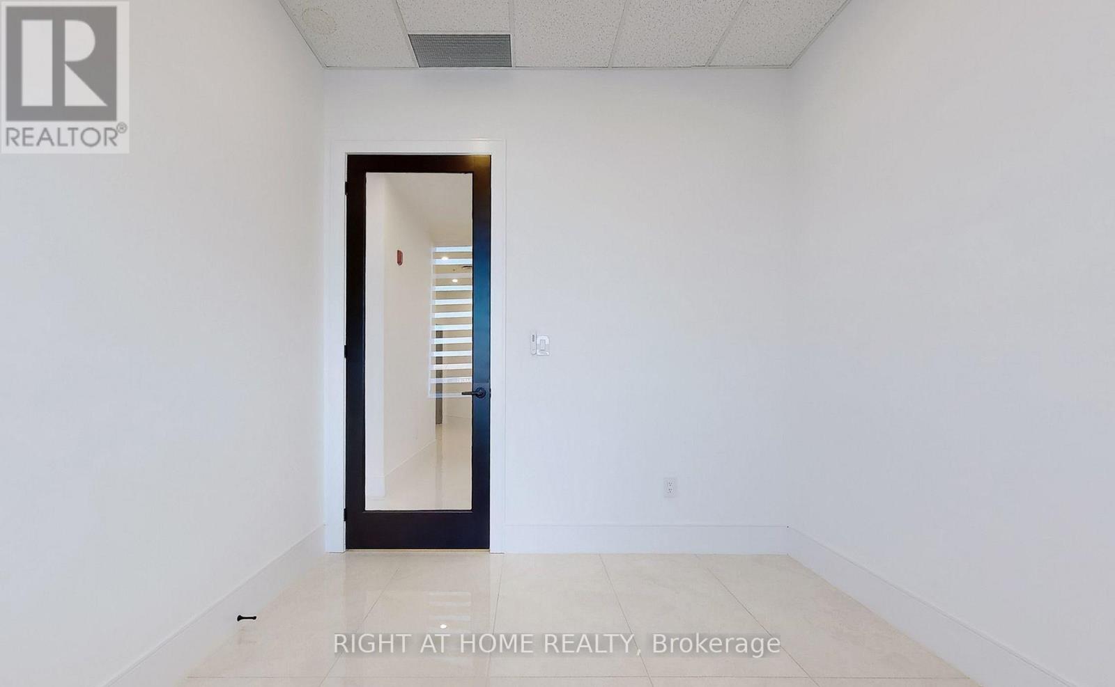217 - 3465 Platinum Drive, Mississauga, Ontario  L5M 2S1 - Photo 7 - W12382636