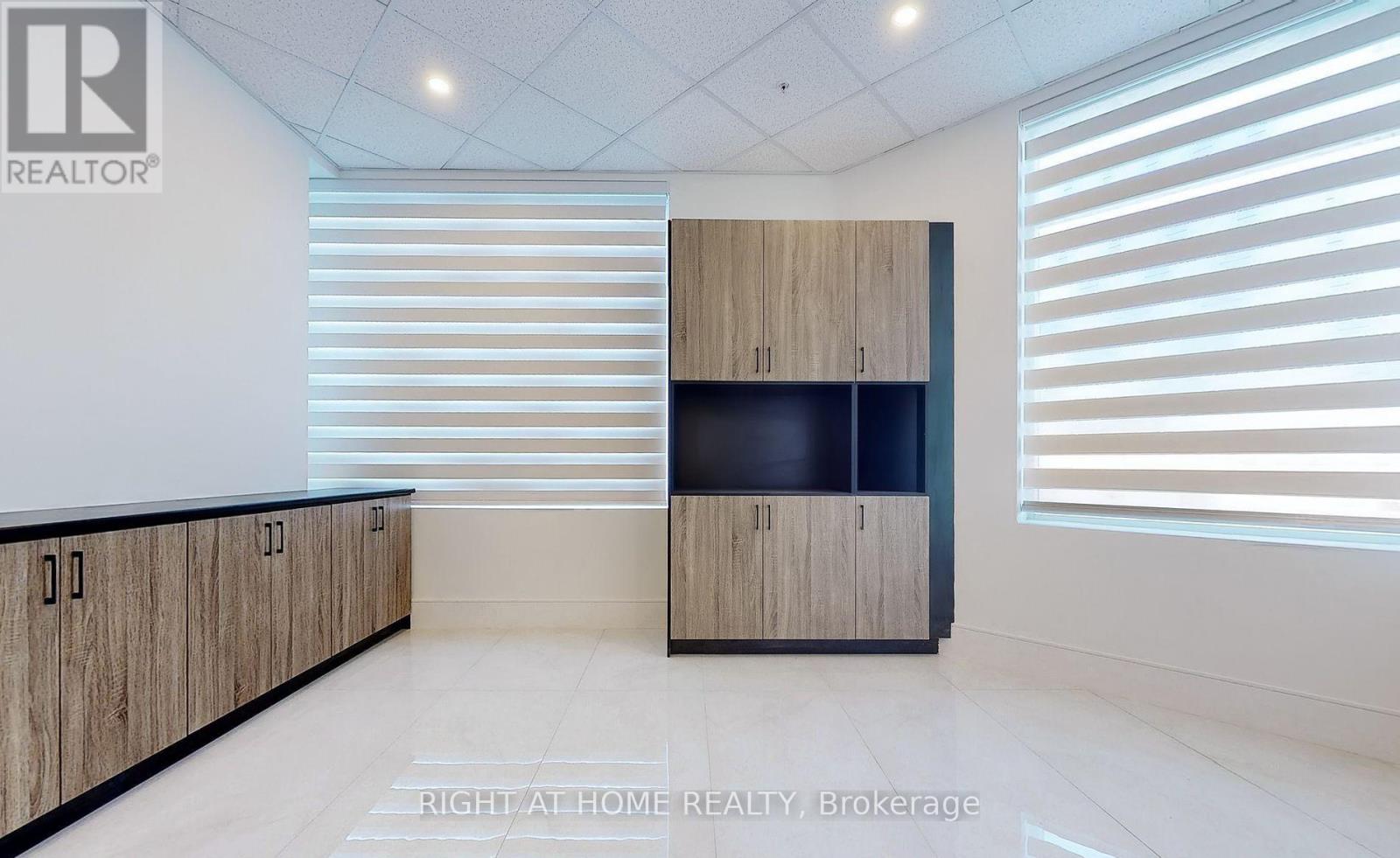 217 - 3465 Platinum Drive, Mississauga, Ontario  L5M 2S1 - Photo 9 - W12382636