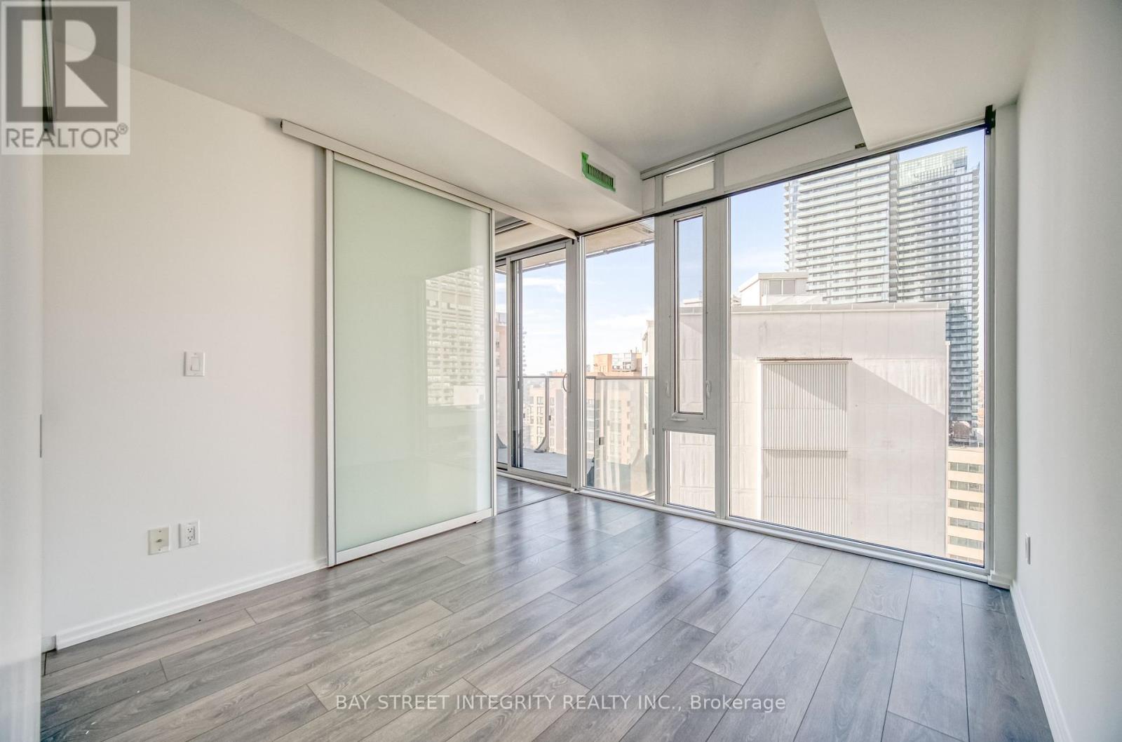 2105 - 75 St Nicholas Street, Toronto, Ontario  M4Y 0A5 - Photo 16 - C12381096