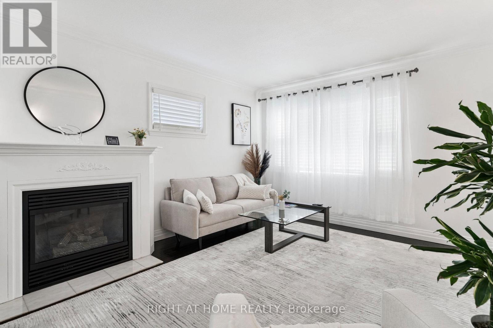 105 Glenridge Avenue, St. Catharines, Ontario  L2R 4X5 - Photo 13 - X12382631