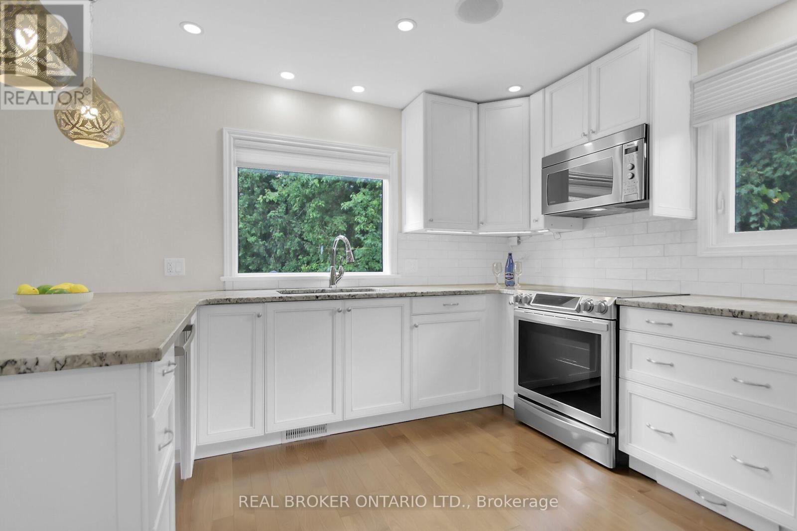 130 Chimo Drive, Ottawa, Ontario  K2L 2H6 - Photo 10 - X12382684