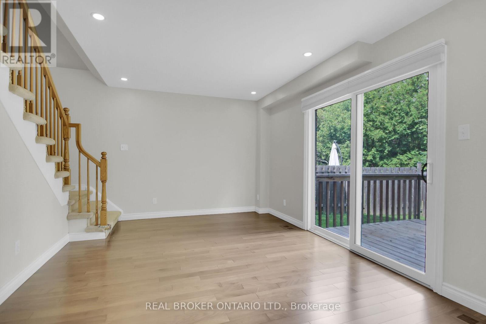 130 Chimo Drive, Ottawa, Ontario  K2L 2H6 - Photo 16 - X12382684