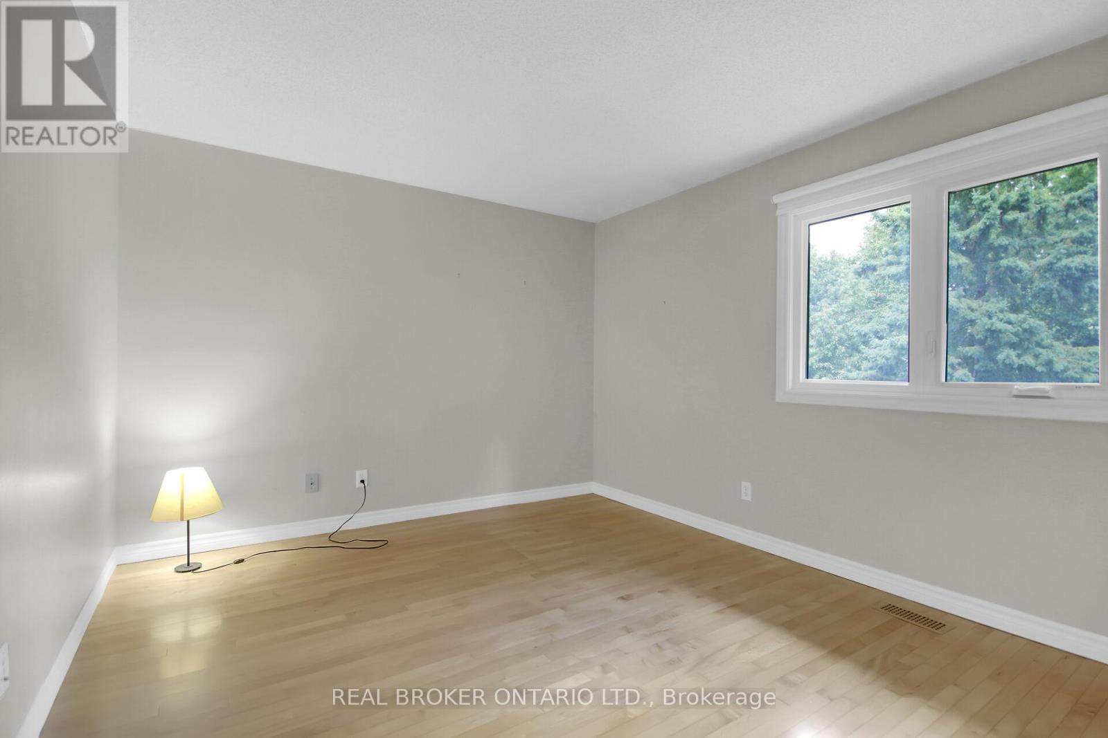 130 Chimo Drive, Ottawa, Ontario  K2L 2H6 - Photo 23 - X12382684