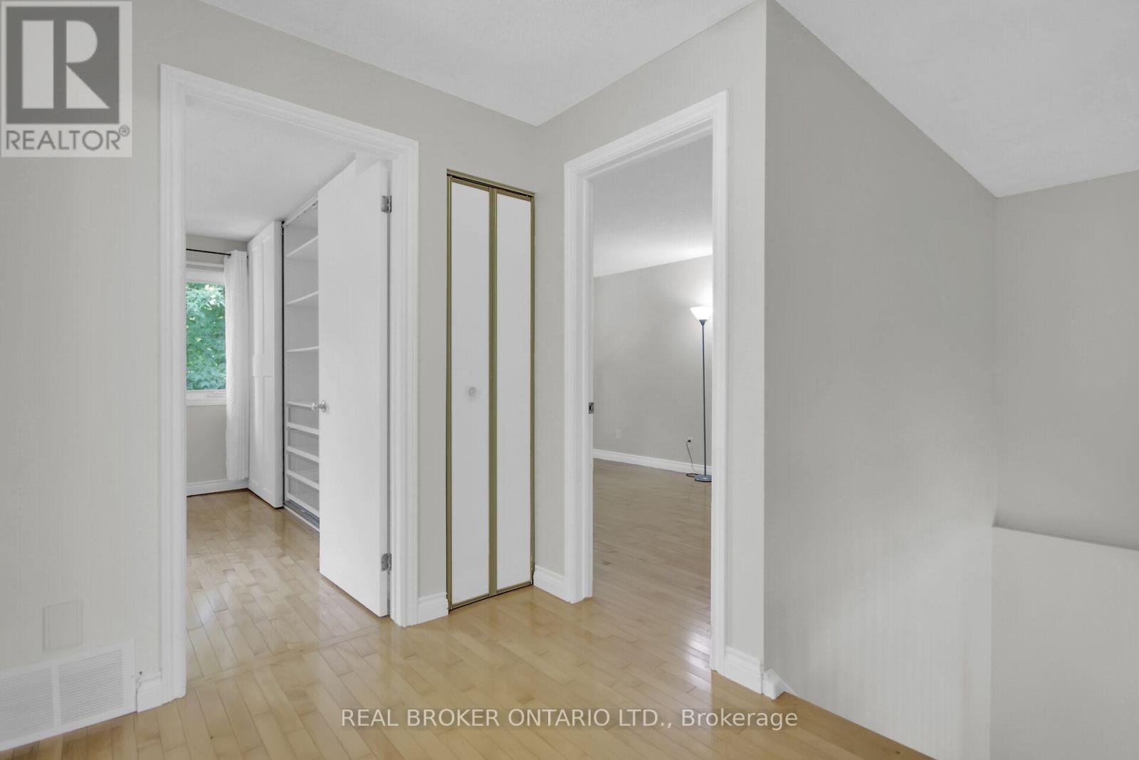 130 Chimo Drive, Ottawa, Ontario  K2L 2H6 - Photo 24 - X12382684