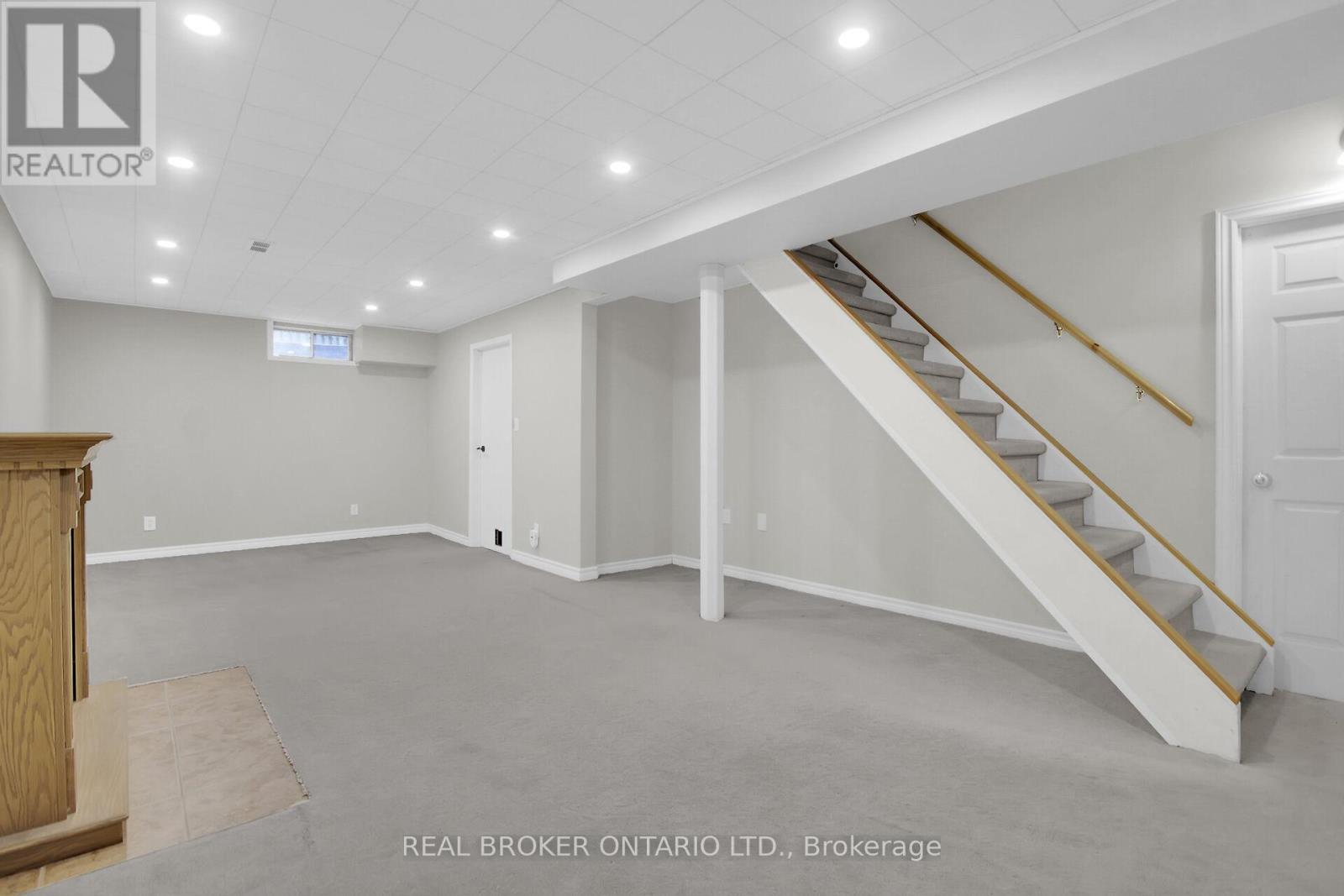 130 Chimo Drive, Ottawa, Ontario  K2L 2H6 - Photo 26 - X12382684