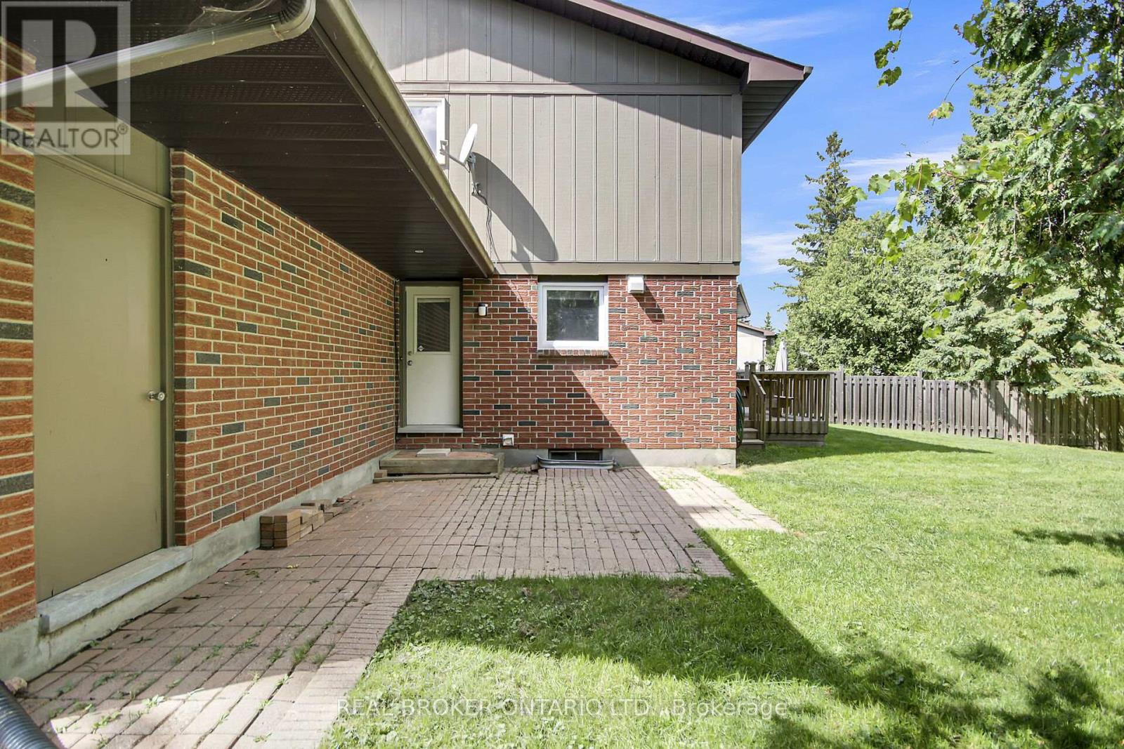 130 Chimo Drive, Ottawa, Ontario  K2L 2H6 - Photo 31 - X12382684